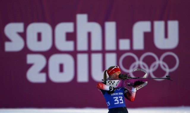 Lightfoot of Britain takes part in a biathlon training session фото (photo)