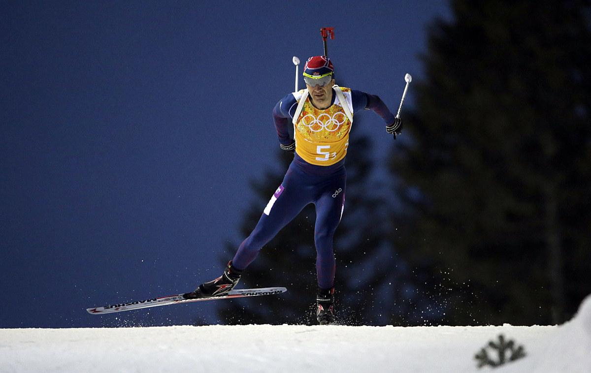 Norway's Ole Einar Bjoerndalen competes during the men& фото (photo)
