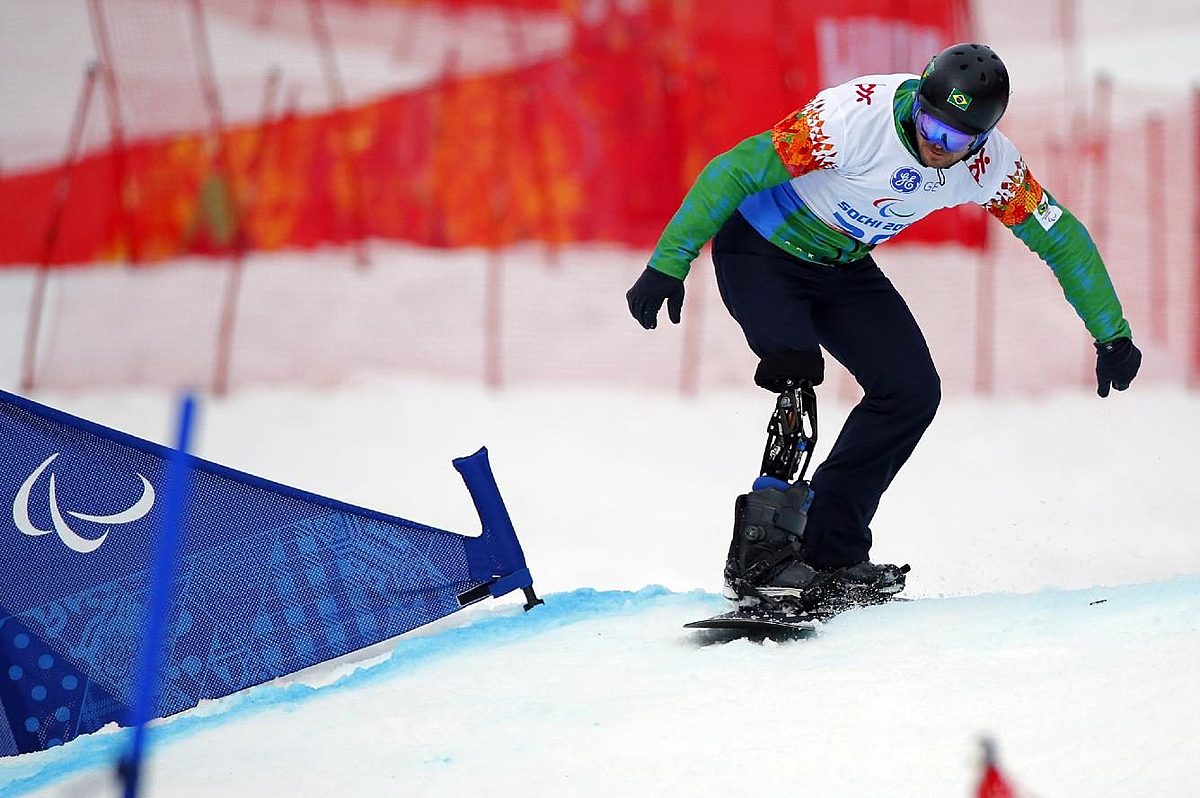 Snowboard (сноуборд): Andre Pereira of Brazil competes during фото (photo)