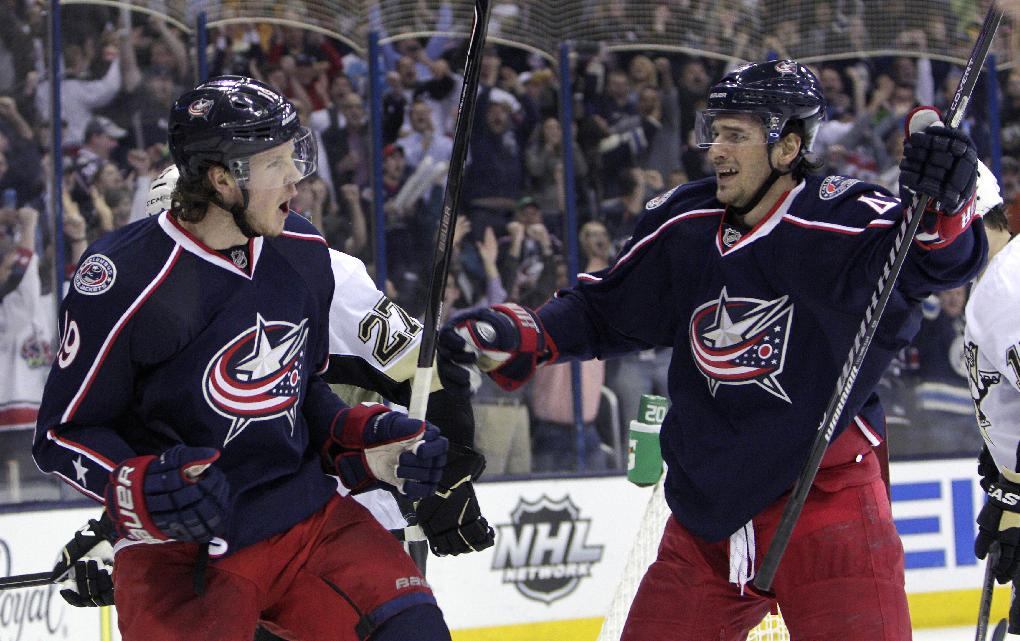 Хоккей в России: Columbus Blue Jackets' Ryan Johansen, left фото (photo)