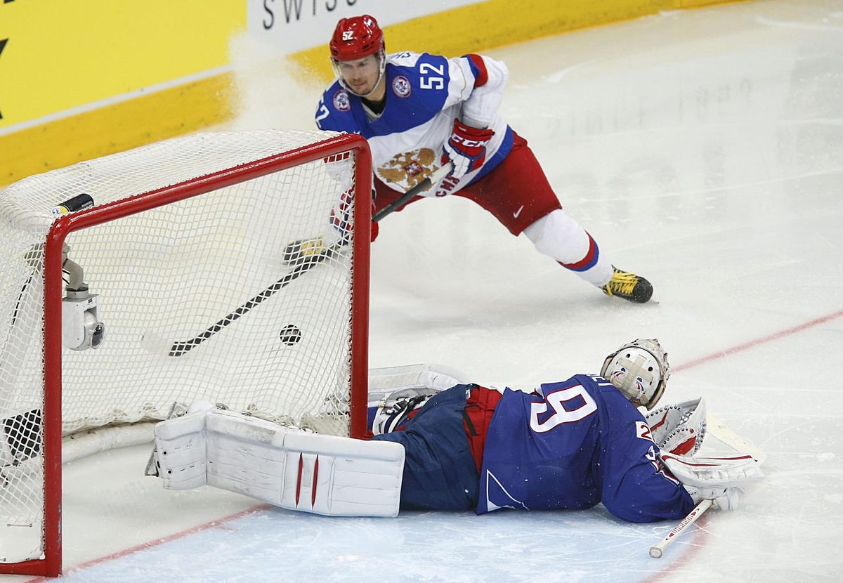 Хоккей в России: Russia's Shirokov challenges France& фото (photo)