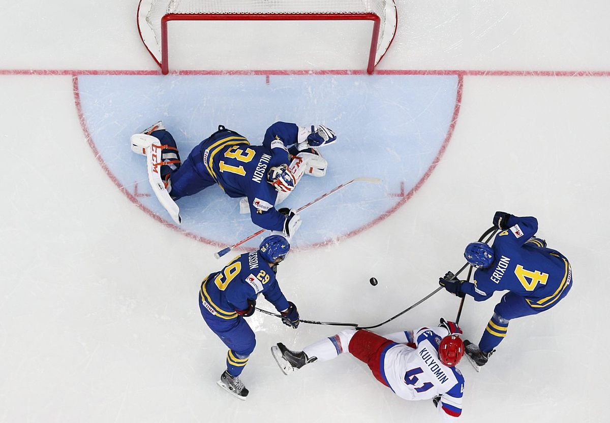 Хоккей в России: Russia's Kulyomin challenges Sweden& фото (photo)