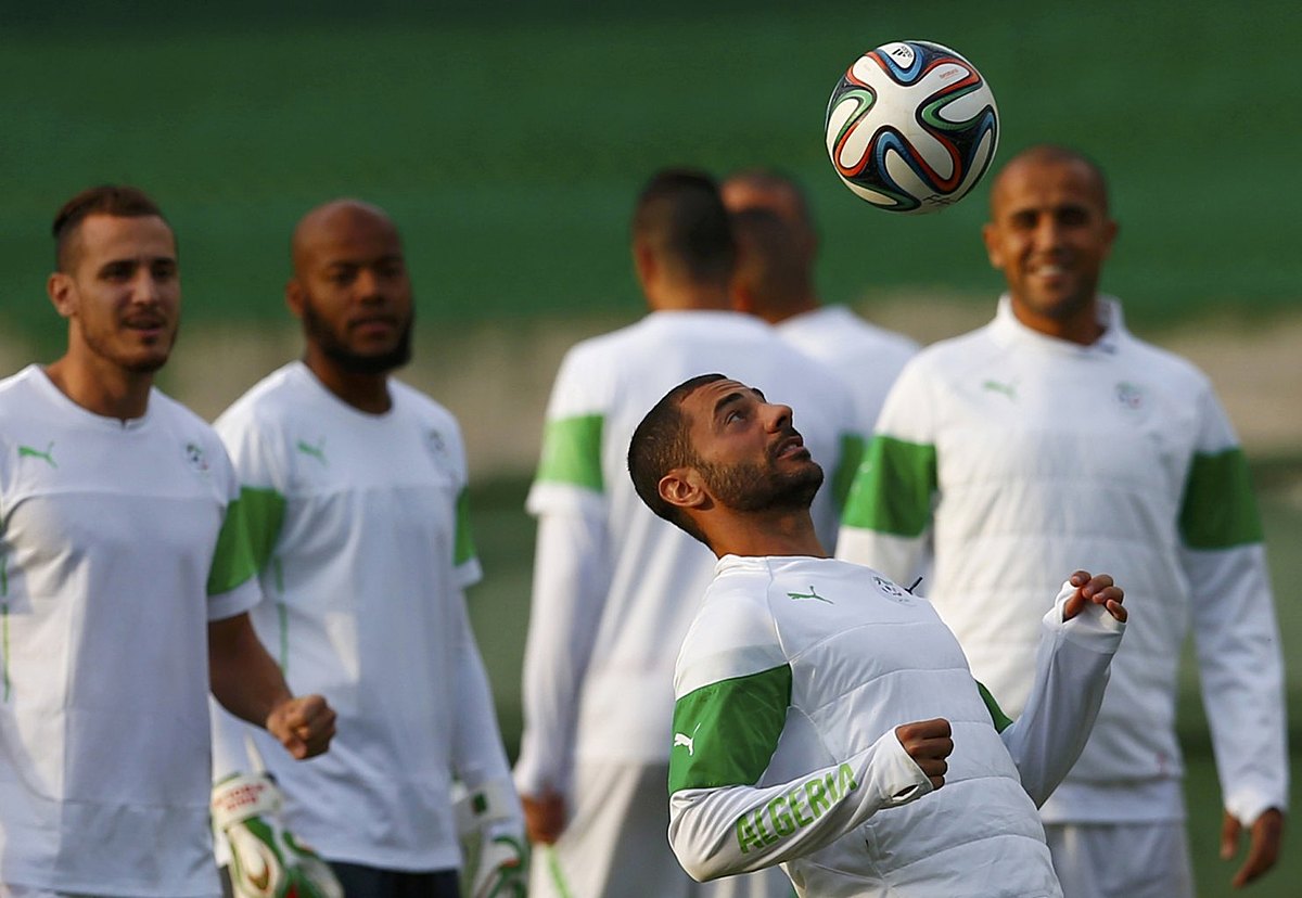 Algeria's national soccer team players attend a training фото (photo)
