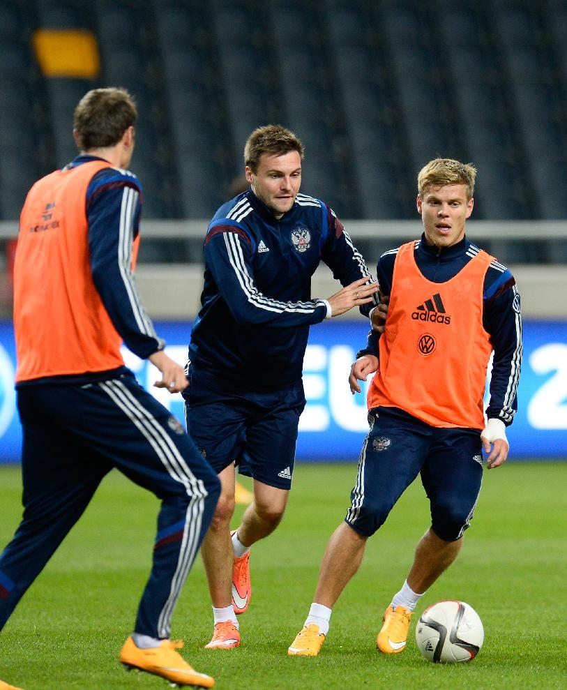 Russia's national team players attend a training session фото (photo)