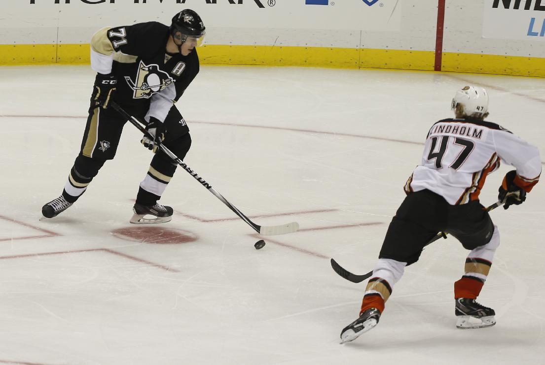 Хоккей в России: Pittsburgh Penguins' Evgeni Malkin (71) фото (photo)