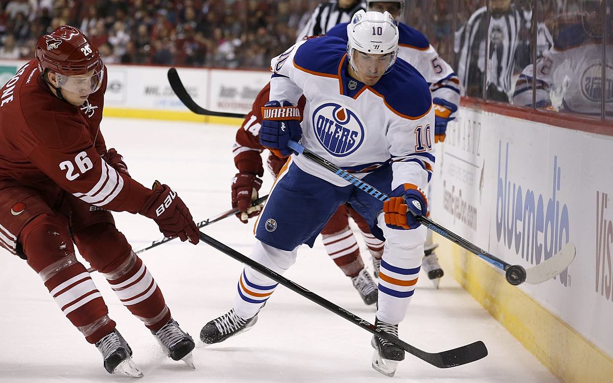 Хоккей в России: Edmonton Oilers' Nail Yakupov (10), of фото (photo)