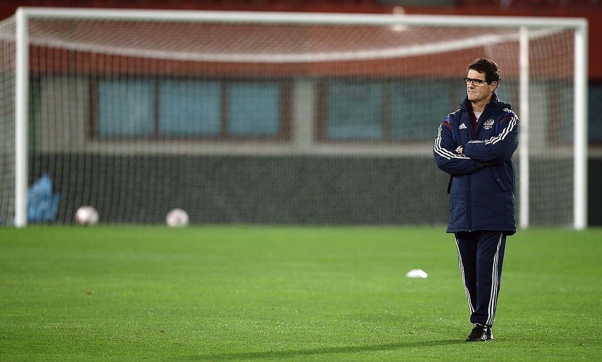 Russia's national soccer team head coach Capello watches фото (photo)