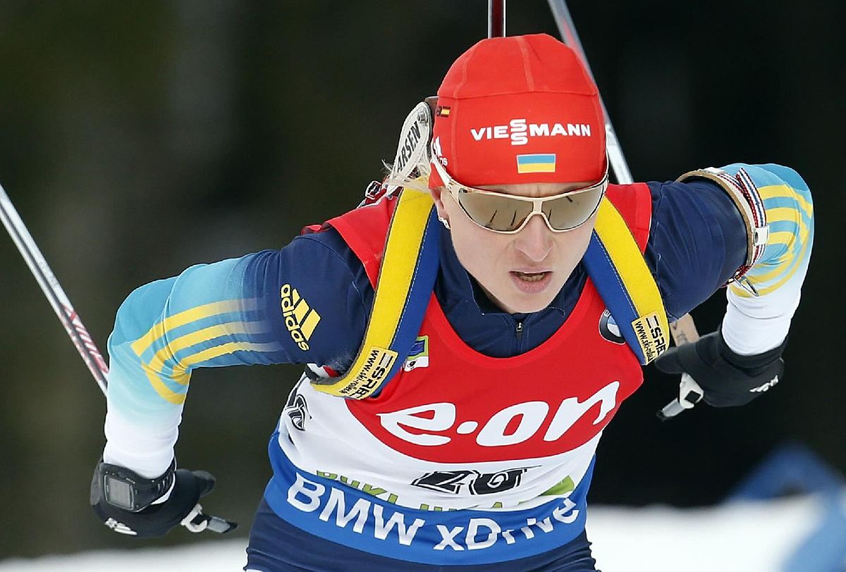 Ukraine's Valj Semerenko competes in the 7.5 km sprint women фото (photo)