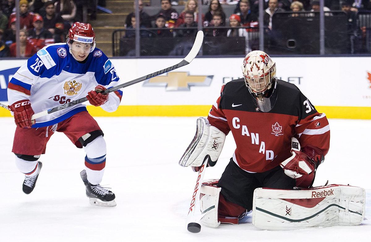 Хоккей в России: Canada goalie Zach Fucale (31) makes a save фото (photo)