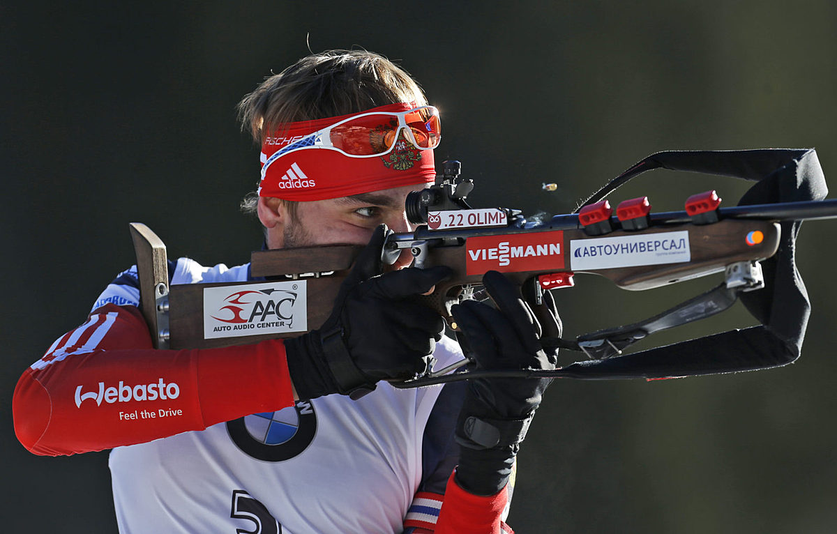 Russia's Anton Shipulin competes in the the men's 15 фото (photo)