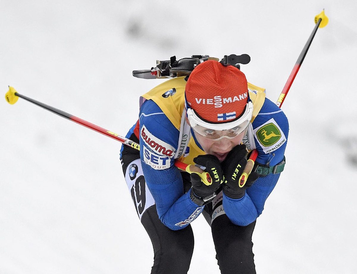 World Cup leader Kaisa Makarainen of Finland skis during the фото (photo)