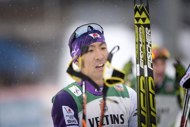 Akito Watabe of Japan celebrates after winning the Nordic Combined фото (photo)