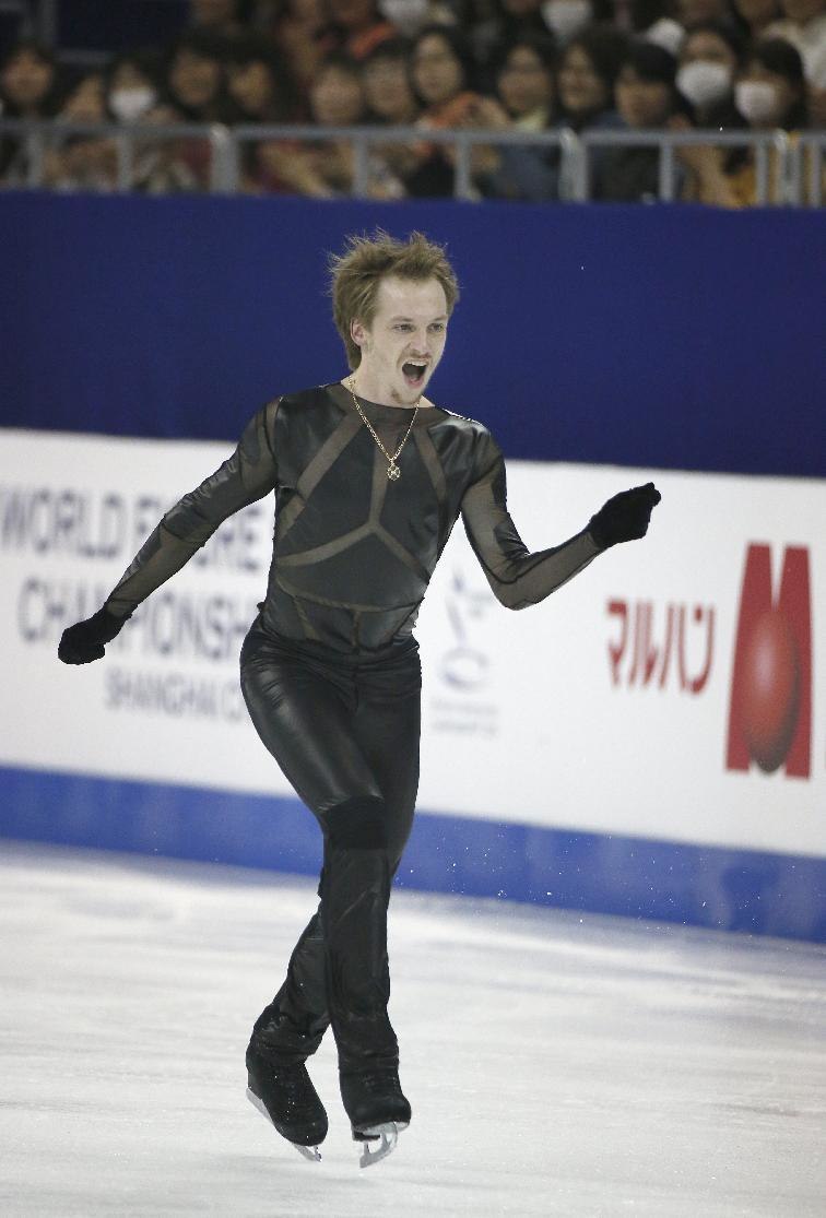 Sergei Voronov of Russia performs during the Men Free Skating фото (photo)