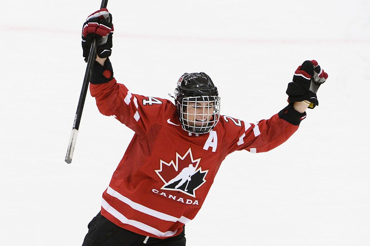 Хоккей в России: Canada's Courtney Birchard celebrates scoring фото (photo)