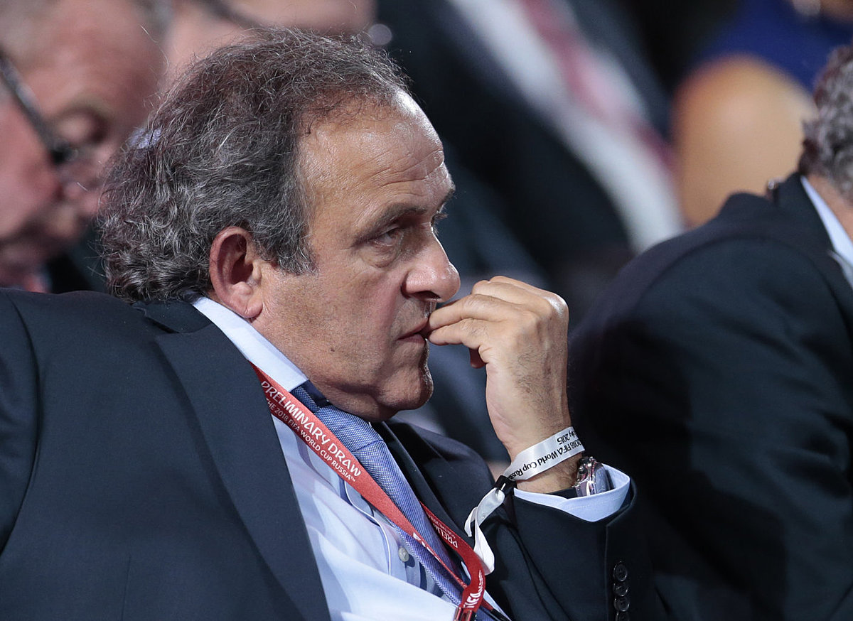 UEFA President Michel Platini watches the preliminary draw for фото (photo)