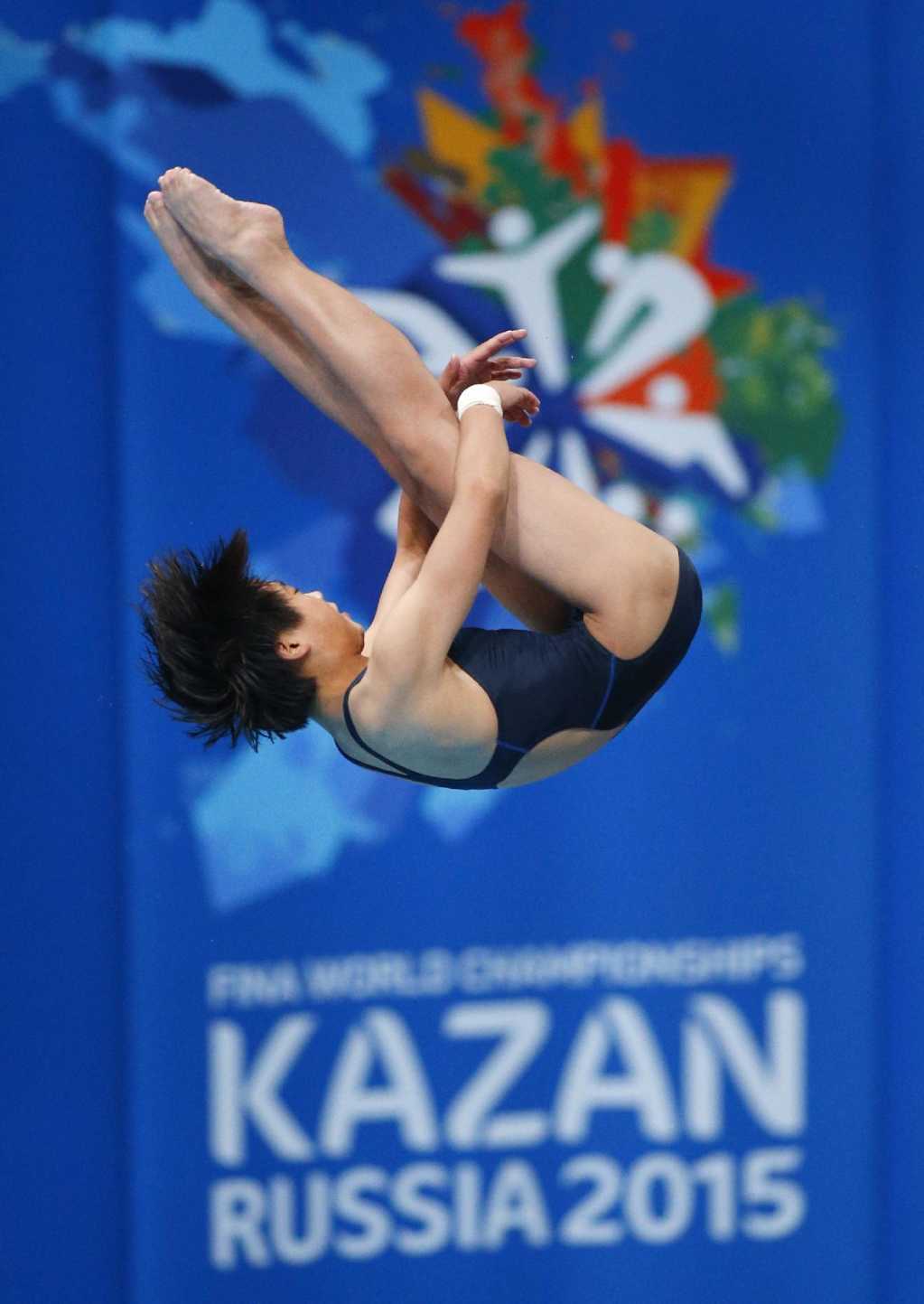 North KoreaвЂ™s gold medalist Kuk Hyang Kim competes in the women фото (photo)