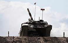 Биатлон Танковый биатлон. Moscow (Russian Federation), 01/08/2015.- The tank of Russian фото (photo)
