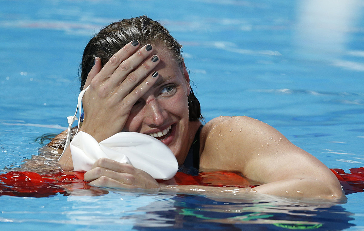 Hungary's gold medal winner Katinka Hosszu smiles after setting фото (photo)