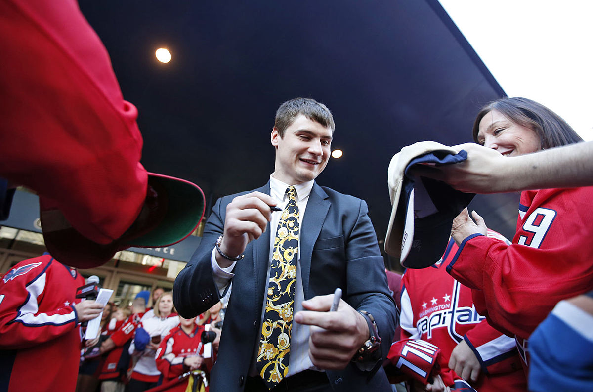 Хоккей в России: Washington Capitals defenseman Dmitry Orlov фото (photo)