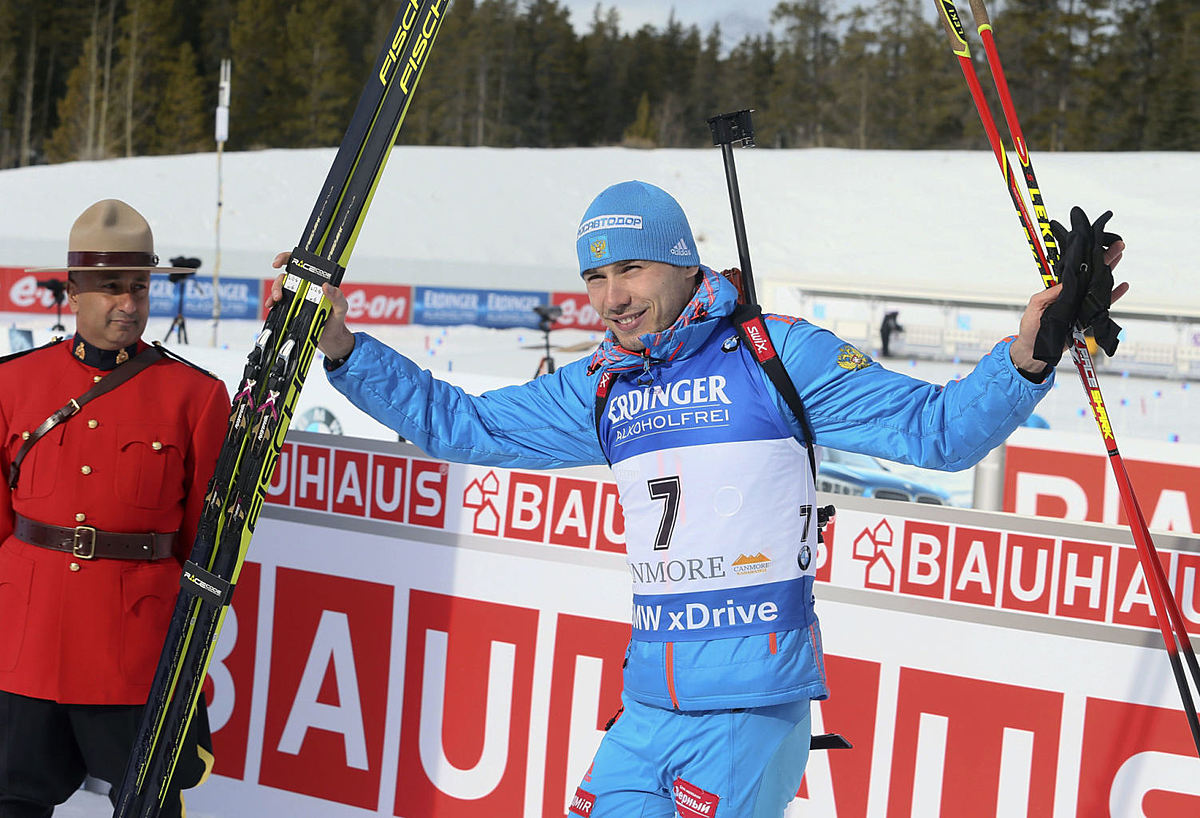 Anton Shipulin of Russia celebrates after finishing second in фото (photo)