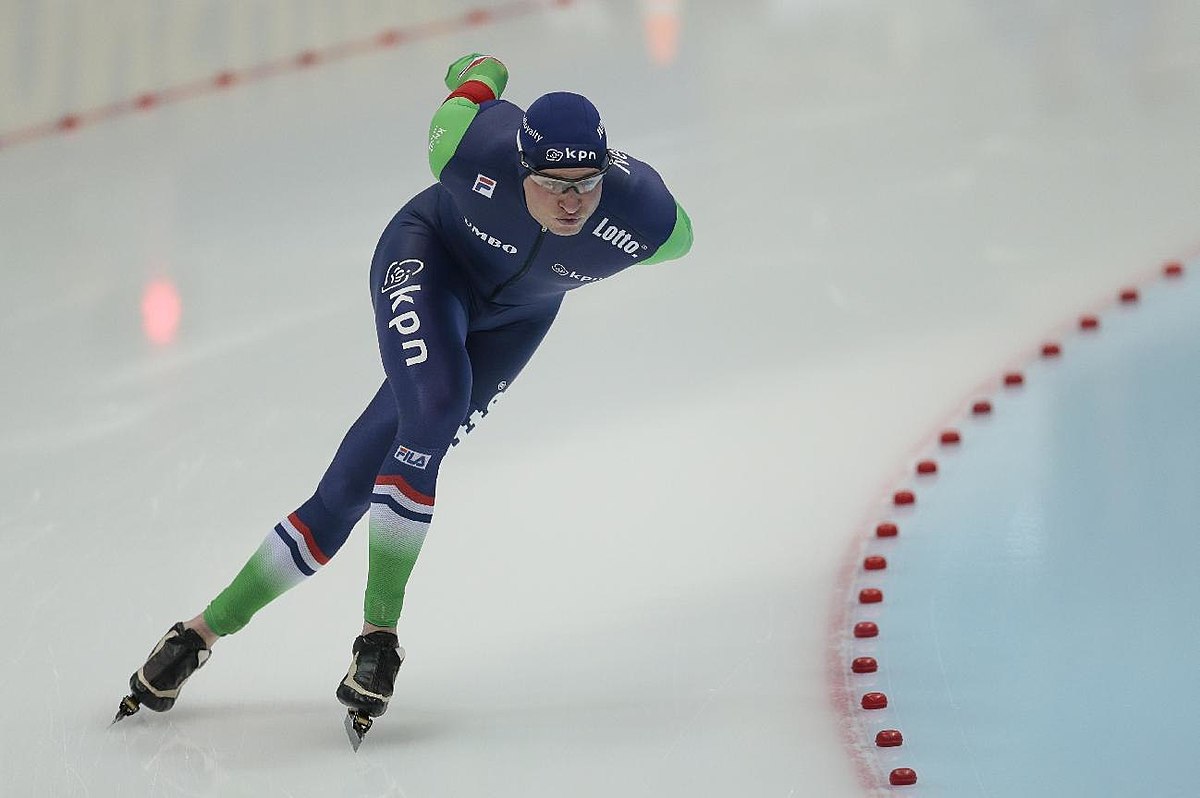 Sven Kramer, of the Netherlands, skates to win the men's фото (photo)