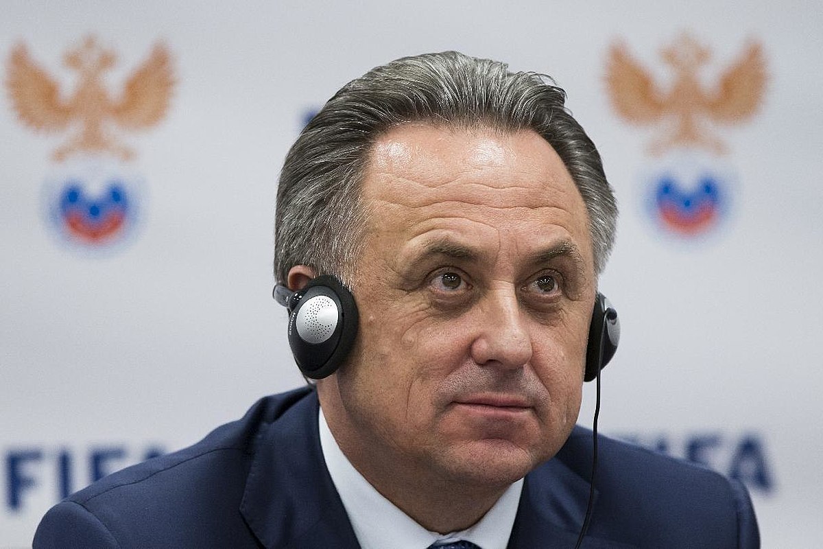 Russian Sports Minister Vitaly Mutko listens for a question during фото (photo)