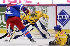 Хоккей Российский хоккей: Russia's Vadim Shipachev, left, scores фото (photo)