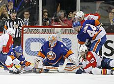 Хоккей Хоккей в России: New York Islanders defenseman Johnny Boychuk фото (photo)