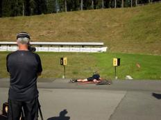 Биатлон Тренер женской сборной Германии Уве Мюссигганг на стрельбище.