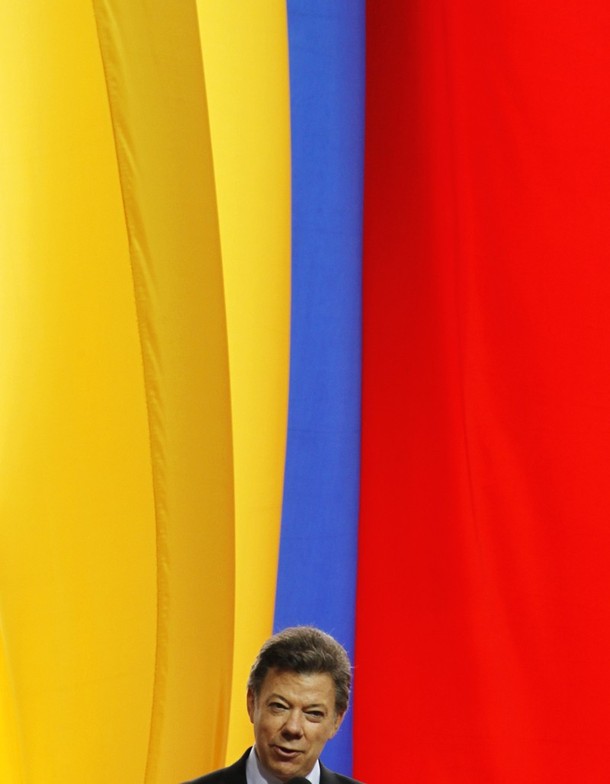 Colombia's President Juan Manuel Santos gives a speech фото