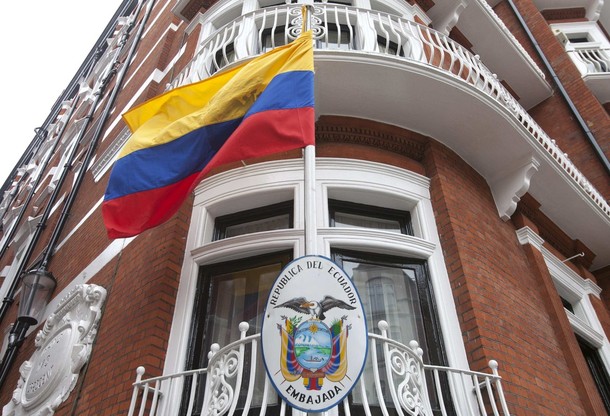 A flag flies outside Ecuador's embassy in London August фото