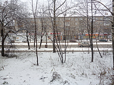  5/11/2012 г. Первый снег. Вид из моего окна квартиры.