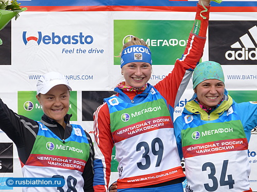 Анна Щербинина победила в индивидуальной гонке на чемпионате России по летнему биатлону в Чайковском