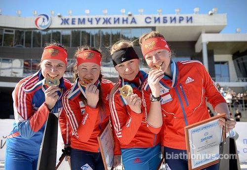Женская сборная Новосибирской области выиграла эстафету на чемпионате России по биатлону