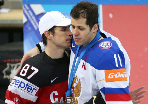 Россия потерпела сокрушительное поражение от Канады в финале чемпионата мира по хоккею-2015 в Чехии