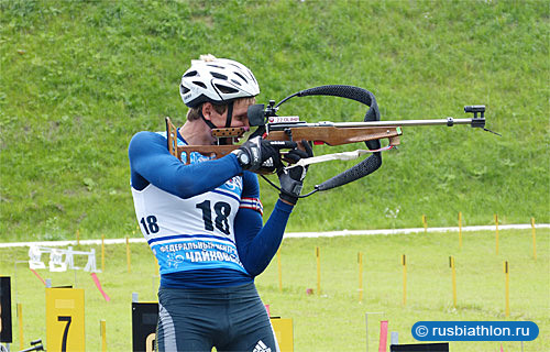 Сергей Клячин выиграл спринт в отборочном старте к чемпионату мира по летнему биатлону