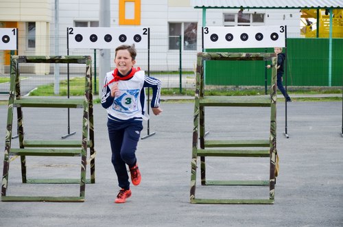 Антон Шипулин и Сергей Чепиков организовали для детей Дворовые Олимпийские игры