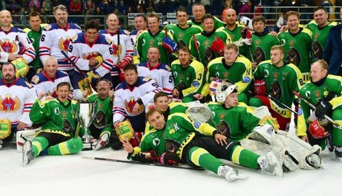 Благотворительный хоккейный «Матч всех звезд» состоялся в Екатеринбурге