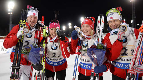 Сборная Норвегии выиграла смешанную эстафету 1 этапа Кубка мира по биатлону в шведском Эстерсунде. Россияне — четвертые