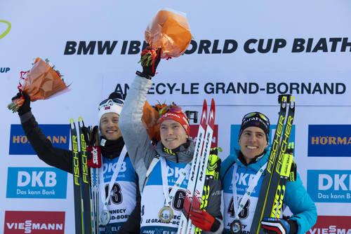 Бенедикт Долль выиграл мужской спринт 3 этапа Кубка мира по биатлону во французском Анси. Логинов — 11-й