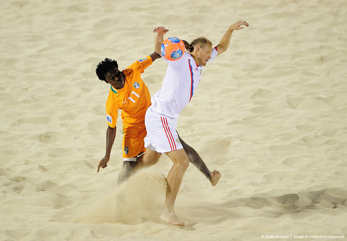 Fifa world beach. Пляжный футбол сборная Бразилии. Бразилия по пляжному футболу. ЧМ по пляжному футболу 2013 Таити. ФИФА пляжный футбол.