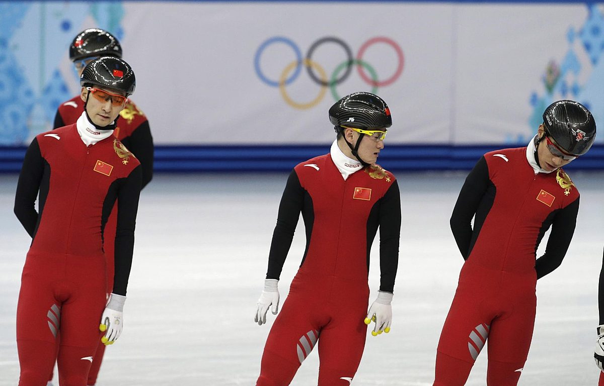 Chinese skaters attend a short track speedskating practice session фото (photo)