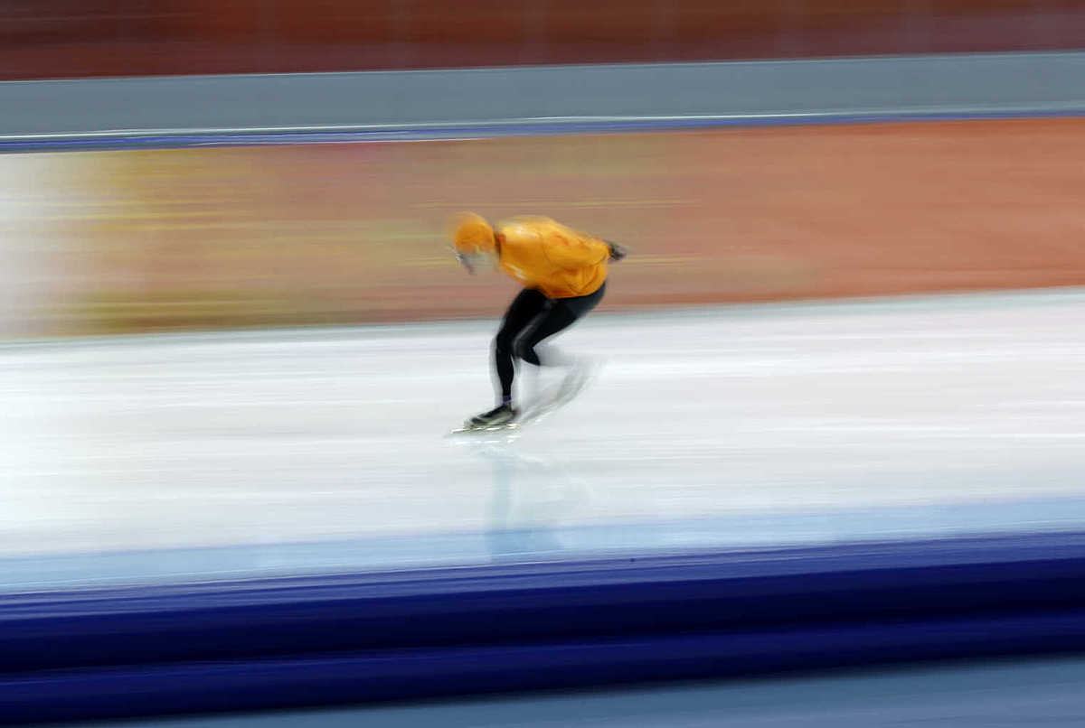 A Dutch speedskater trains at the Adler Arena Skating Center фото (photo)