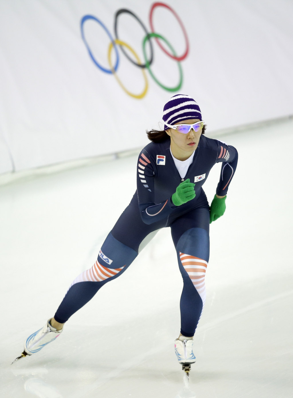 South Korea's Lee Sang-hwa trains prior to the start of the фото (photo)