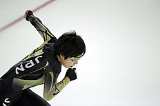 Конькобежный спорт Nao Kodaira of Japan practices her start prior to the start of фото (photo)