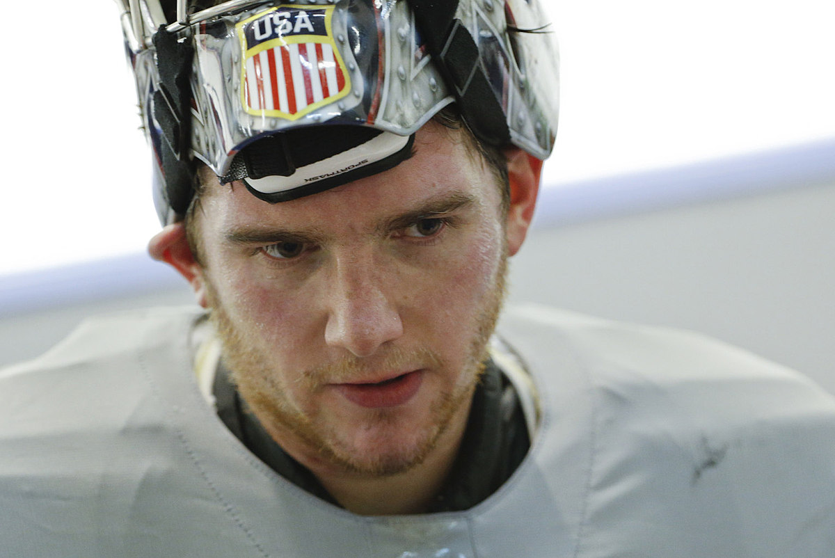 USA goaltender Jonathan Quick skates off the ice after a training фото (photo)