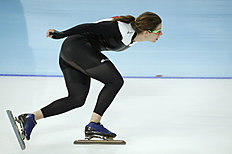 Конькобежный спорт Canada's Christine Nesbitt practices at the Adler Arena фото (photo)
