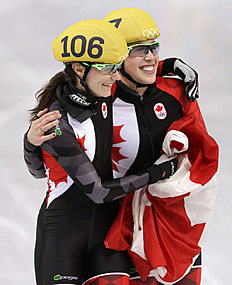 Конькобежный спорт Jessica Hewitt of Canada, left, and Valerie Maltais of Canada фото (photo)