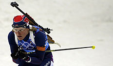 Norway's Tora Berger competes during the women's biathlon фото (photo)