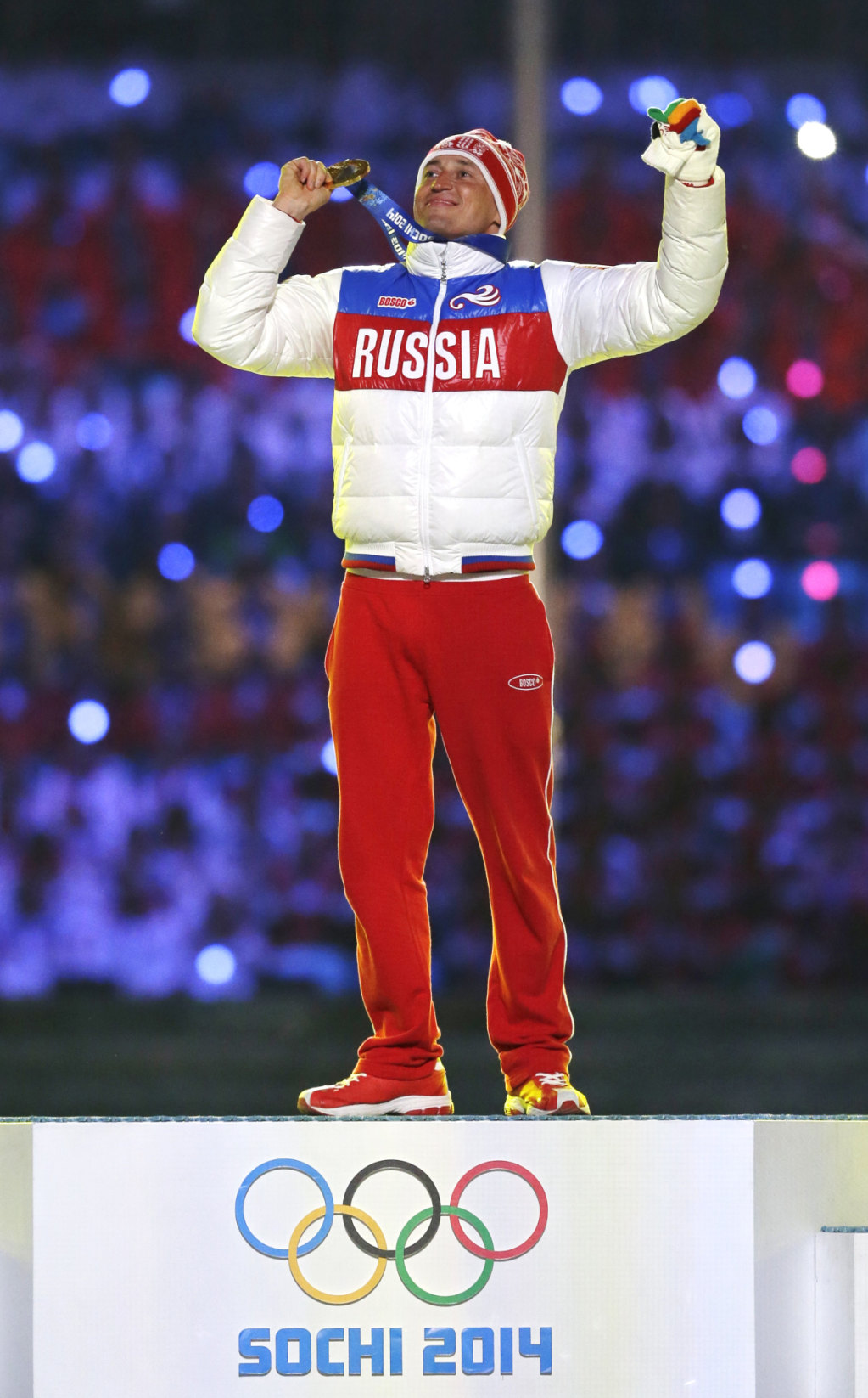 Олимпийские чемпионы олимпийских игр 2014. Вик вайлд 2022. Спортсмены на пьедестале. Олимпийские чемпионы олимпийских игр 2014. Олимпийские чемпионы олимпийских игр 2014.